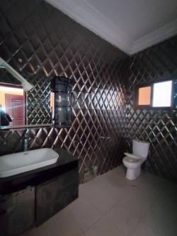 DUPLEX DE 08 PIECES - COCODY RIVIERA 4 M'POUTO BNI à Abidjan - Photo 8