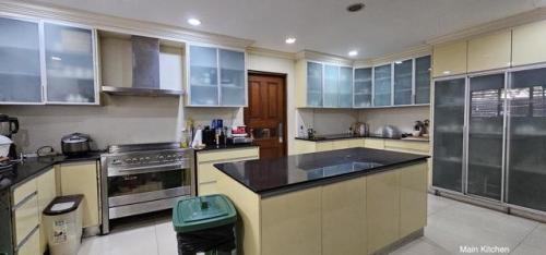 Dasmarinas, Makati, House For Rent in Makati - Image 1