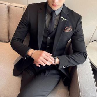 Distinguished Fine Apparel in Richmond - Image 7