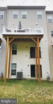 Dowdens Ridge Dr, Clarksburg, Home For Rent in Gaithersburg - Image 1