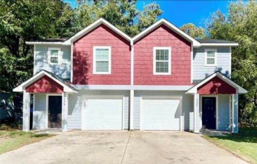 E Bond St, Denison, Home For Rent in McKinney - Image 1