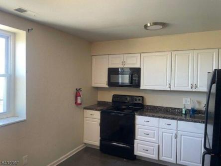 E Camplain Rd, Manville, Home For Rent in Piscataway - Image 1