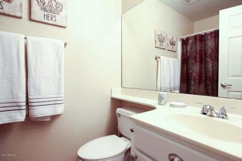 E Lakeside Dr Unit,gilbert, Home For Rent in Mesa - Image 1