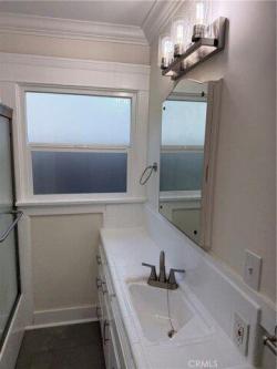 E Th St, Long Beach, Home For Rent in Long Beach - Image 1