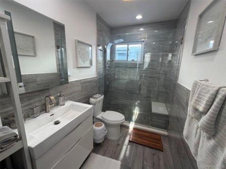 E Walnut St, Long Beach, Home For Rent in Long Beach - Image 1