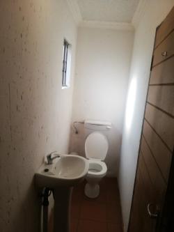 ENSUITE MEDIUM GARAGE RENTAL GLENRIDGE R1900+R1000REFUNDABLE DEP in Aliwal North - Image 2