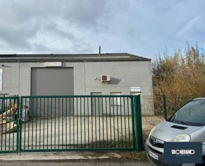 ENTREPÔT à Hazebrouck - Photo 1