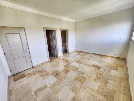 ESPACIOSO APARTAMENTO REMODELADO LA TRINITARIA STGO. en Santiago - Imagen 7