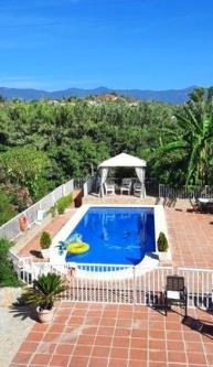 ESPECTACULAR CASA DE CAMPO CON 6 HABITACIONES Y PISCINA PRIVADA en Estepona - Imagen 1