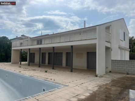EXCLUSIVA CASA INDEPENDIENTE CON ASCENSOR, PISCINA Y DOS … en Terrassa - Imagen 1