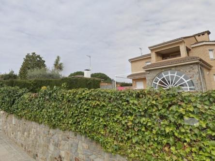 EXPECTACULAR CASA CAN AVELLANEDA en Sabadell - Imagen 1