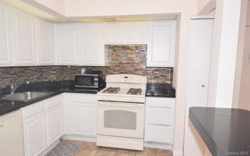 - Emily Rd Unit L, Bayside, Condo For Rent in Queens - Image 1