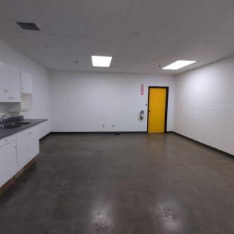 Enclosed 375 Sqft Space for Rent – NE Calgary in Calgary - Image 1
