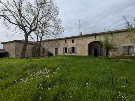 Ensemble de batiment à Bergerac - Photo 1