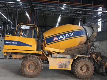 FOR RENT MY AZAX FIORI CONCRETE MIXTURE MACHINE in Karnal - Image 2
