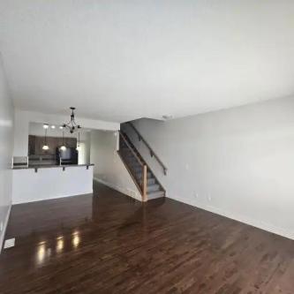 FOR RENT — Premium Rocky Ridge Townhouse | Mountain Views | … in Cochrane - Image 1
