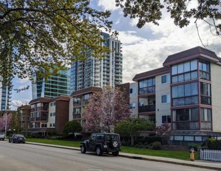 FULLY RENOVATED DOWNTOWN KELOWNA CONDO in Port Moody - Image 1