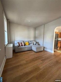 Farnham Ave Apt,garfield, Home For Rent in Passaic - Image 1