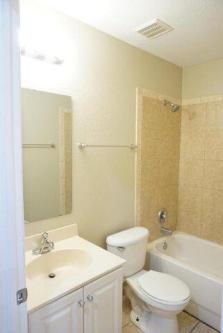 Flamingo Pl, Riviera Beach, Home For Rent in West Palm Beach - Image 1
