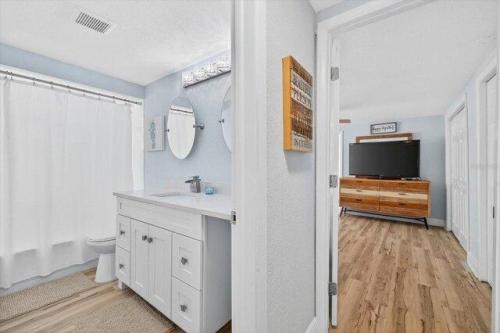 Flora Ave, Holiday, Home For Rent in Clearwater - Image 1