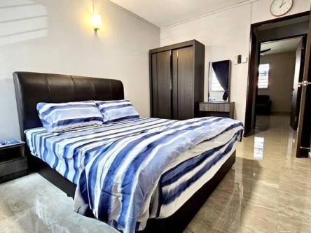 For RENT: Rare Renovated Master Room at Bukit Batok / Bukit … in Singapore - Image 1