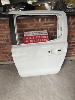 Ford Ranger T7/T6 back door in Bedfordview - Image 2