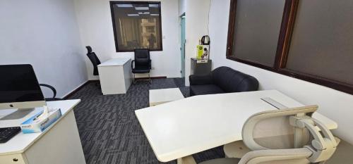 Fully Furnished Office for Rent – Monthly Basis in Dubai - Image 4