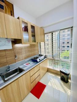 Furnished 2-Bed Flat Rent in Bashundhara R/A in Dhaka - Image 2