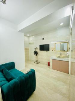 Furnished 2 Bedroom Serviced Apartment RENT in Bashundhara R/A in Dhaka - Image 3