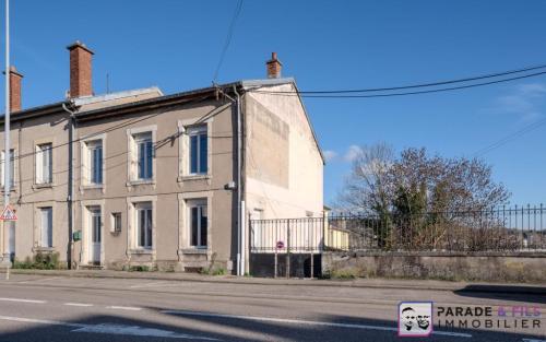GRANDE MAISON FAMILIALE À RÉNOVER AVEC FORT POTENTIEL – … à Nancy - Photo 1