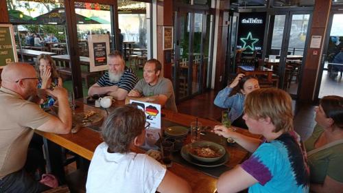 German Chat in Hamilton - Image 1