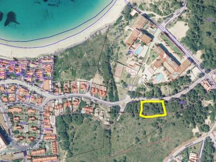 Gran parcela edificable en Arenal d'en Castell en Mahón - Imagen 1