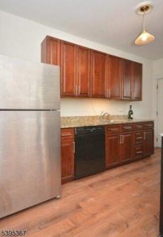 - Grove St Unit A, Somerville, Home For Rent in Piscataway - Image 1