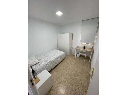 HABITACIÓN DISPONIBLE en Málaga - Imagen 1