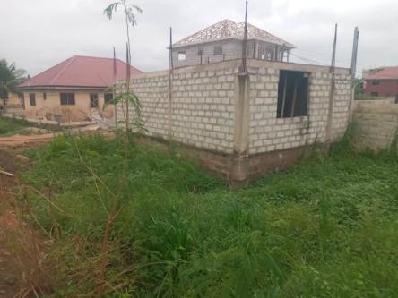 *HALF PLOT, CHAMBER & HALL SELF CONTAIN WITH STOREY FOUNDATION in Ejura - Image 4