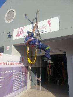 HEIGHTS AND SAFETY TRAINING - RISK ASSESSMENT TRAINING in Kimberley - Image 1
