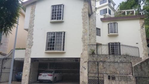 HERMOSA CASA RESIDENCIAL en San Pedro Garza García - Imagen 1