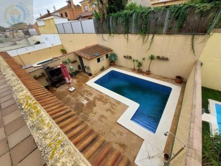 HERMOSAS CASAS ADOSADAS EN LA MANGA en Marbella - Imagen 1