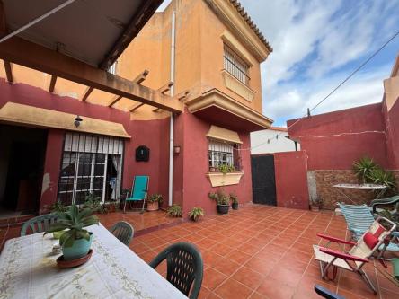 HERMOSOS APARTAMENTOS CON VISTAS AL MAR EN LA MANGA en Algeciras - Imagen 1