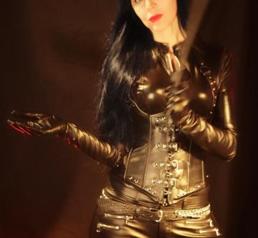 HIGH CLASS FEMDOM DOMINA PROFESIONAL en Valladolid - Imagen 6