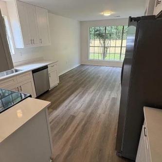 HOUSES AND APARTMENT FOR RENTS in Hamptons - Image 1