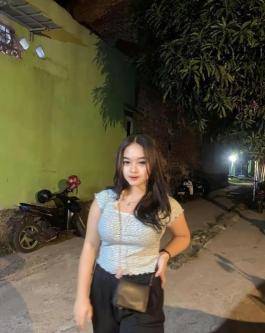 Hi dear i'm resti Open Service Massage Blowjob And Sex Service a in Makassar - Image 5