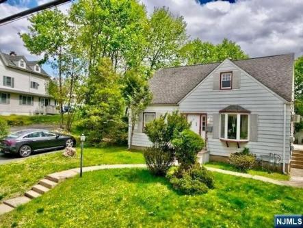 High Mountain Rd, North Haledon, Home For Rent in Paterson - Image 1