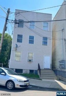 Highland St Apt,paterson, Home For Rent in Paterson - Image 1