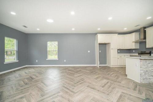 Home For Sale In Longview, Texas in Longview - Image 1