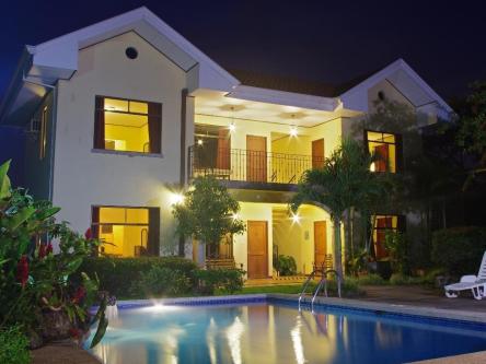 Hotel Robledal en Alajuela - Imagen 1