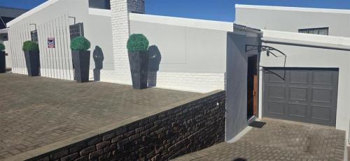 House 1258-ref-2298 for Sale in Reebok, Reebok in Mossel Bay - Image 1
