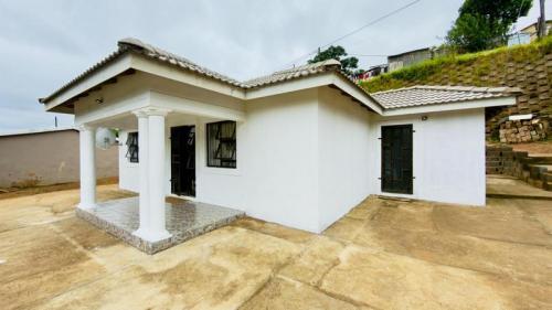 House 2384-ref-1030 for Sale in Inanda, Inanda in Sandton - Image 1