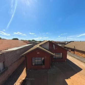 House 2830-ref-332 for Rent in Leboeng, Tembisa in Witbank - Image 1