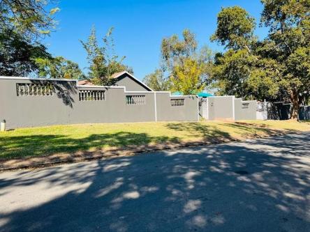 House 2859-ref-116 for Rent in Fleurhof, Roodepoort in Edenvale - Image 1